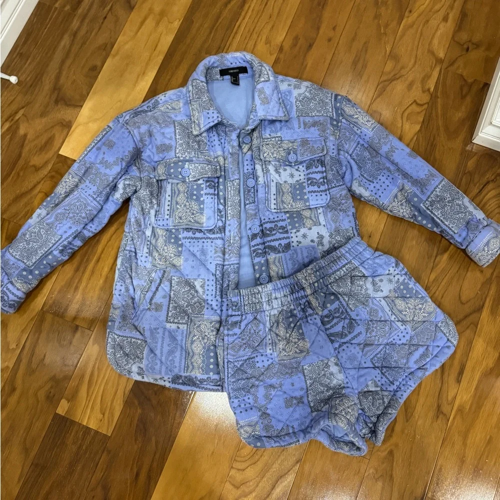 Forever 21 Quilted Jacket & Shorts Set - Picture 2 of 10